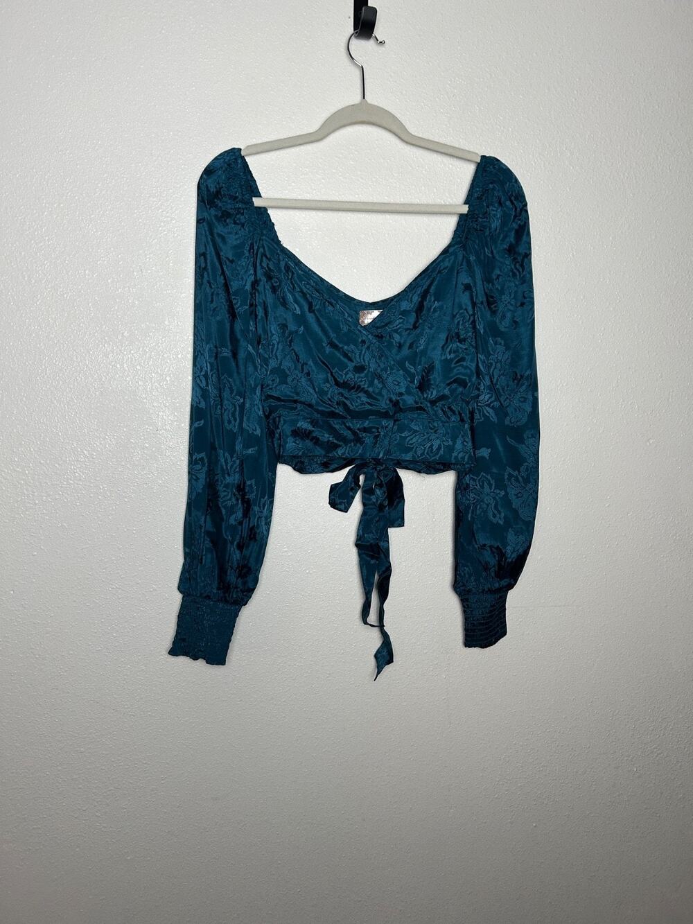 Band Of The Free Camille Crossover Crop Top Womens Size Med Deep Teal NWT